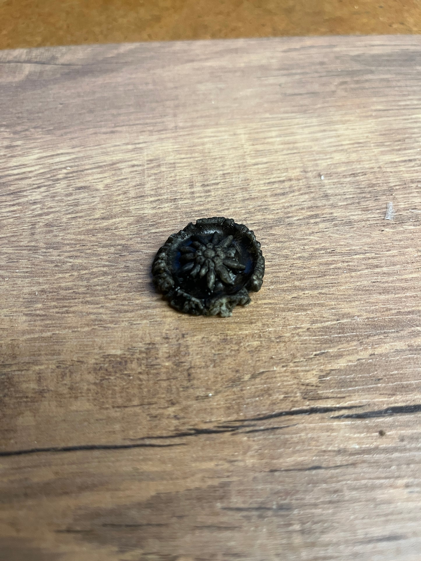 Edelweiß Plakette Schwarz